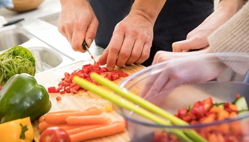Gesunde Ernährung am Arbeitsplatz: Eine Säule für Beruf und Bildung
