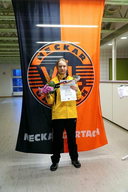 Die VfL-Ringer feiern die Deutsche Vizemeisterin Jasmin – Heilbronn