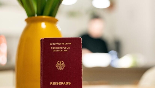 Für Pässe und Personalausweise: Künftig reicht Digitalbild