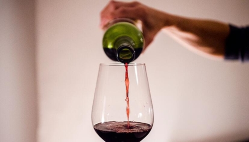 Krise im Weinsektor: Frankreichs sinkender Weinabsatz