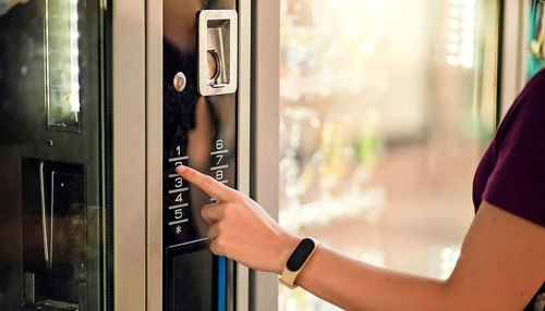 Wein aus dem Automat? Projekt der DHBW Heilbronn fördert regionale Getränke