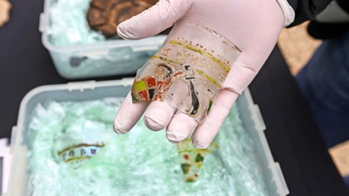 Esslingens Vergangenheit mit Gläsern und Wein