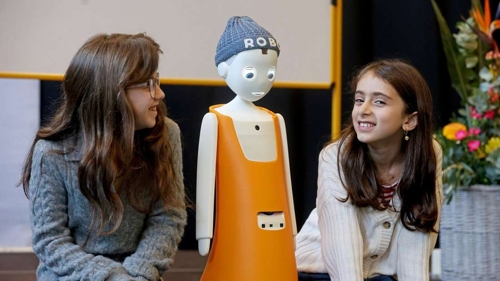 Sprachroboter hilft Schülern in Heilbronn beim Deutschlernen