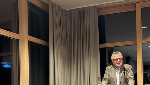 Enkel von Theodor Heuss spricht über Demokratie und Bildung