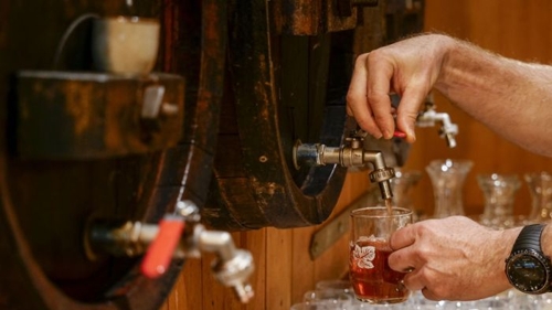 Gemütliche Besenwirtschaften in Ludwigsburg bieten lokalen Wein