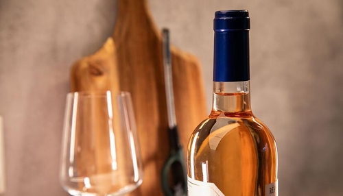 Weinflasche öffnen mit Feuerzeug: Eine unkonventionelle Methode