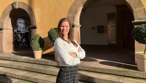 Ingrid Schmidt kandidiert für das Bürgermeisteramt in Cleebronn mit Fokus auf Bildung