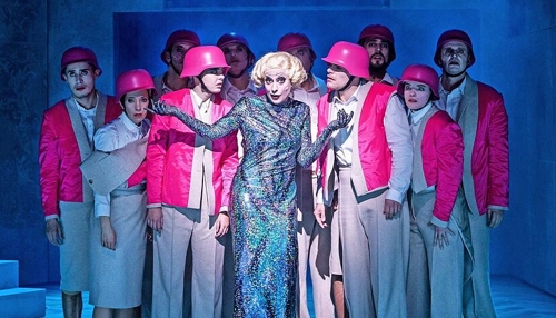 Zwischen Schlachthaus und Gummizelle: Theaterstück in Heilbronn beleuchtet historische Themen