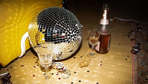 Tipps gegen Neujahrskater: Warum Wasser besser als Wein ist