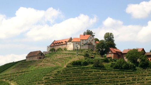 Adelshaus Baden gibt Schloss Staufenberg und Rebflächen auf