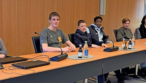 Achtklässler erleben kommunalpolitische Macht in Weinsberg