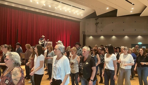 Line Dance im Bad Rappenauer Kurhaus: Tanzsportart erlebt neue Beliebtheit